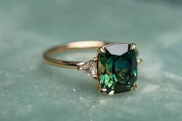 Vintage-Inspired Green Gemstone Gold Ring