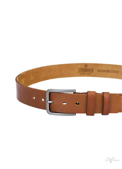 Elegant leather trouser belts