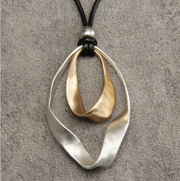 Vintage women's necklace with more adjustable leather strap