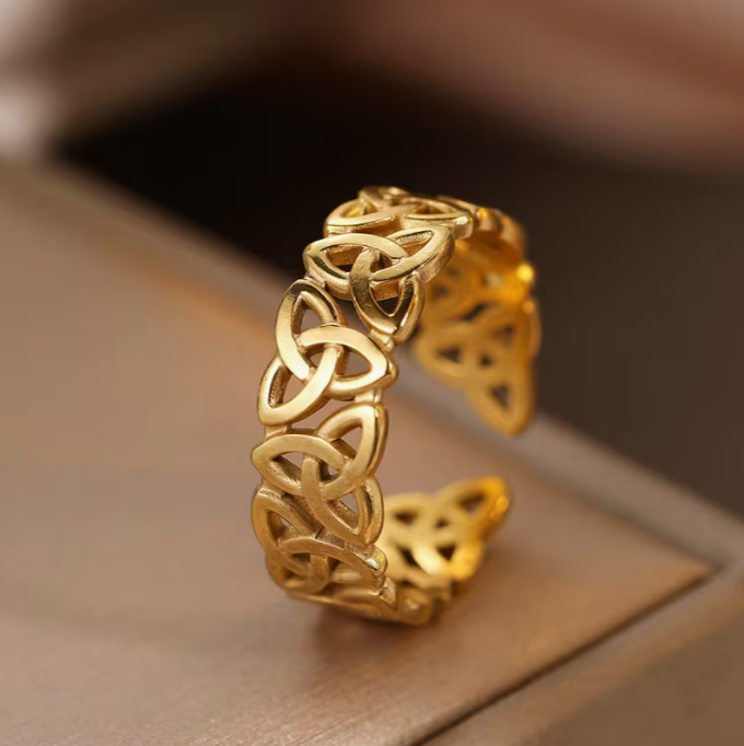 Heritage Knotwork Harmony Ring