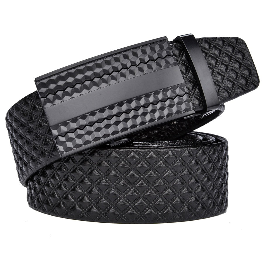 Fashionable rockist leather belt for a trendy look