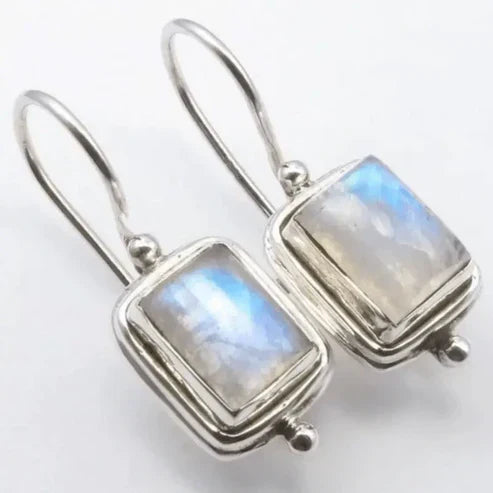 Beatriz - Vintage square stone earrings with moonstone